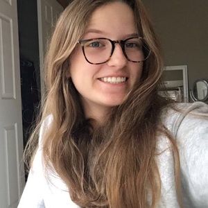 Meet your Posher, Bella